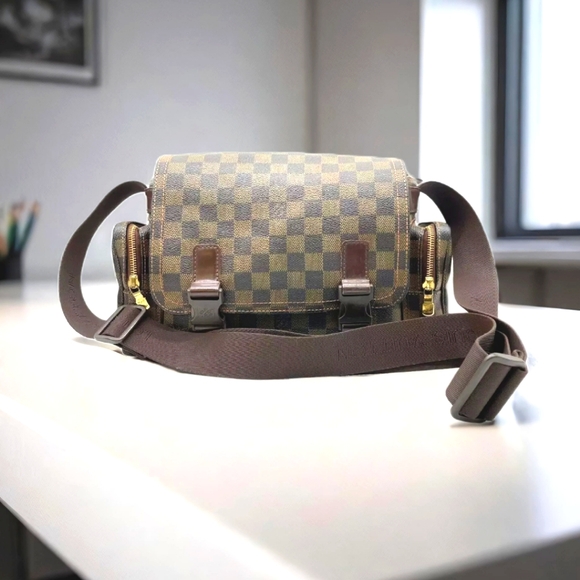 Louis Vuitton Melville Damier Ebene Camera Messenger Crossbody Bag - Picture 6 of 17